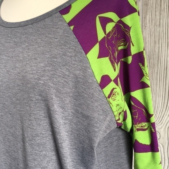 LULAROE Halloween Dracula Green/Purple/Gray Baseball Top Size Small - Picture 3 of 7